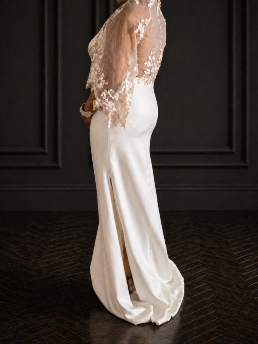 Fashion Bridal Capes Cloaks Shawl Sleeveless Lace Jackets Wrap Appliques